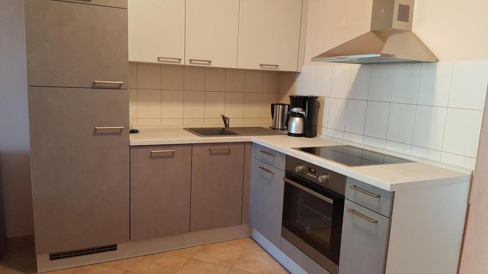 Apartments Marina Omiš Zewnętrze zdjęcie